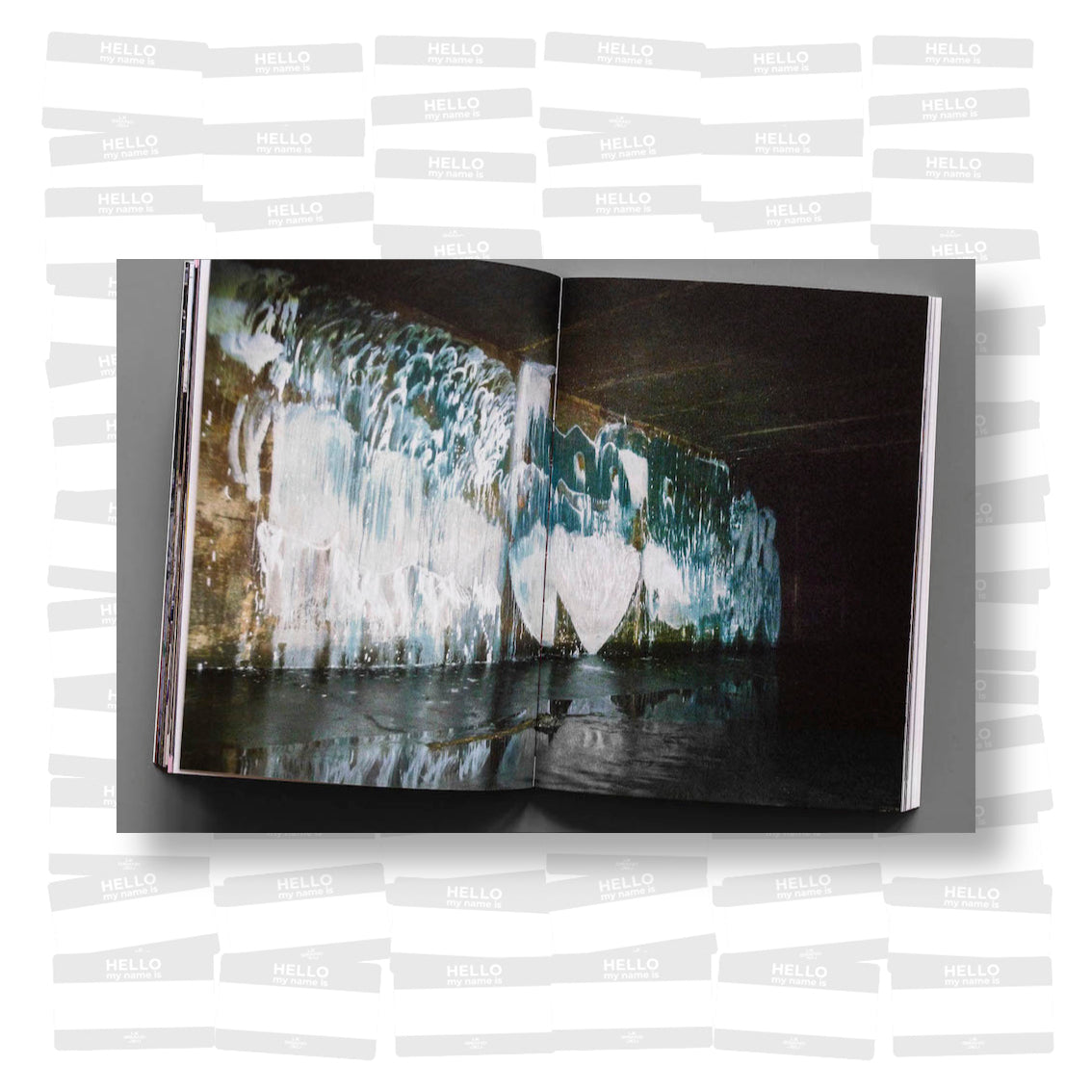 Bus126 - Let's disappear!