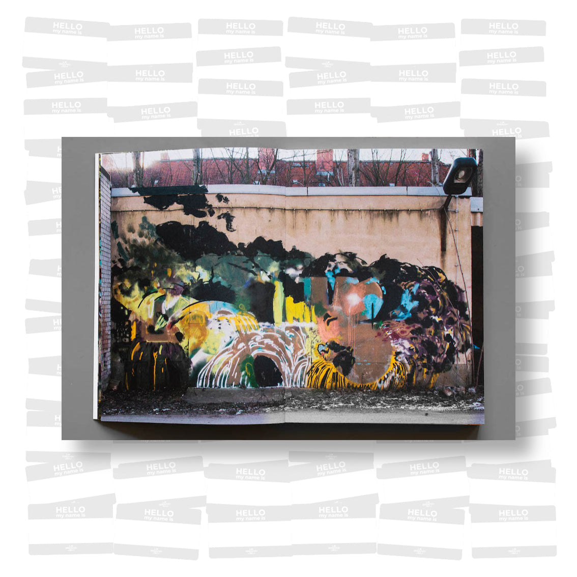 Bus126 - Let's disappear!