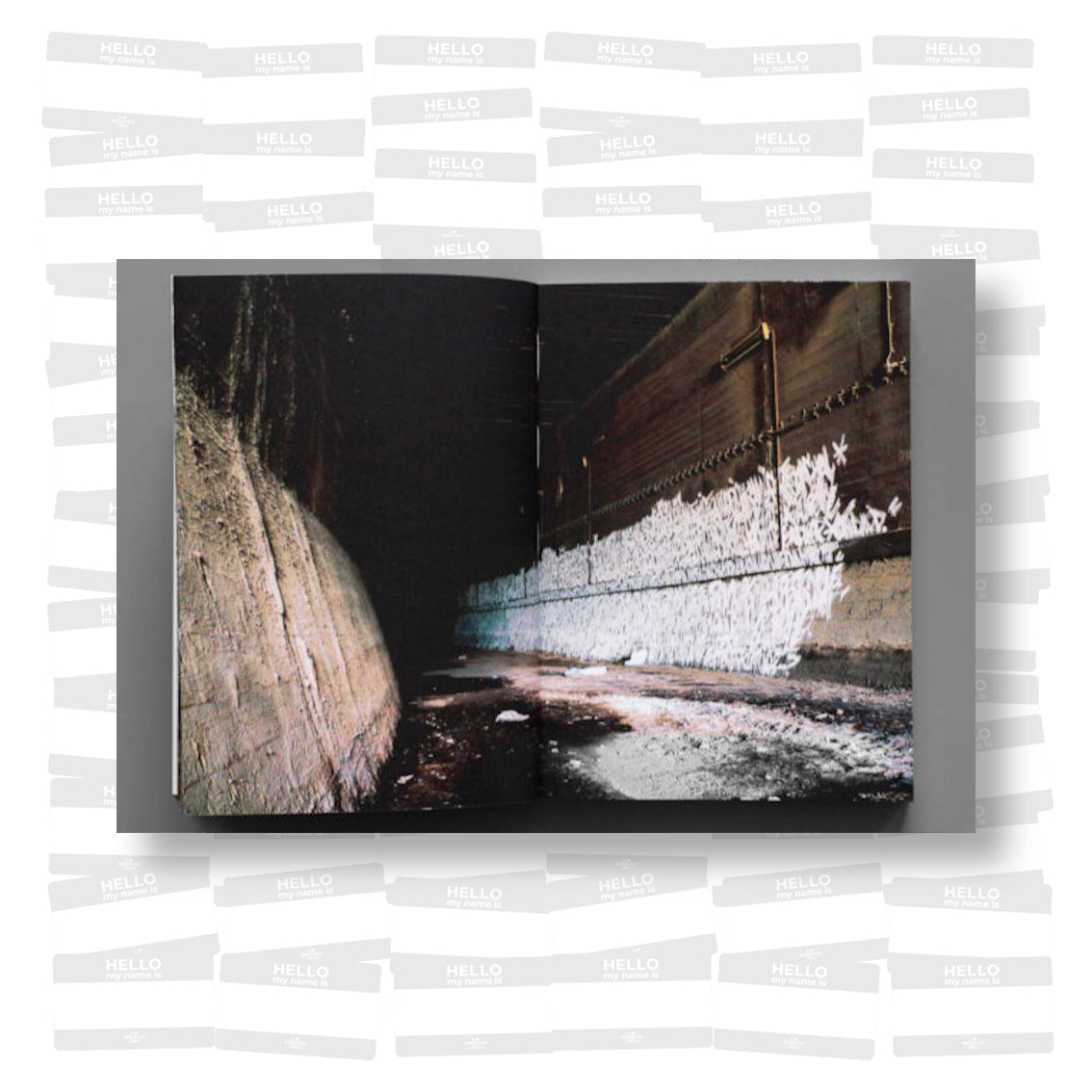 Bus126 - Let's disappear!