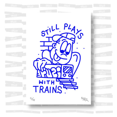 Fuzi - Still plays with train