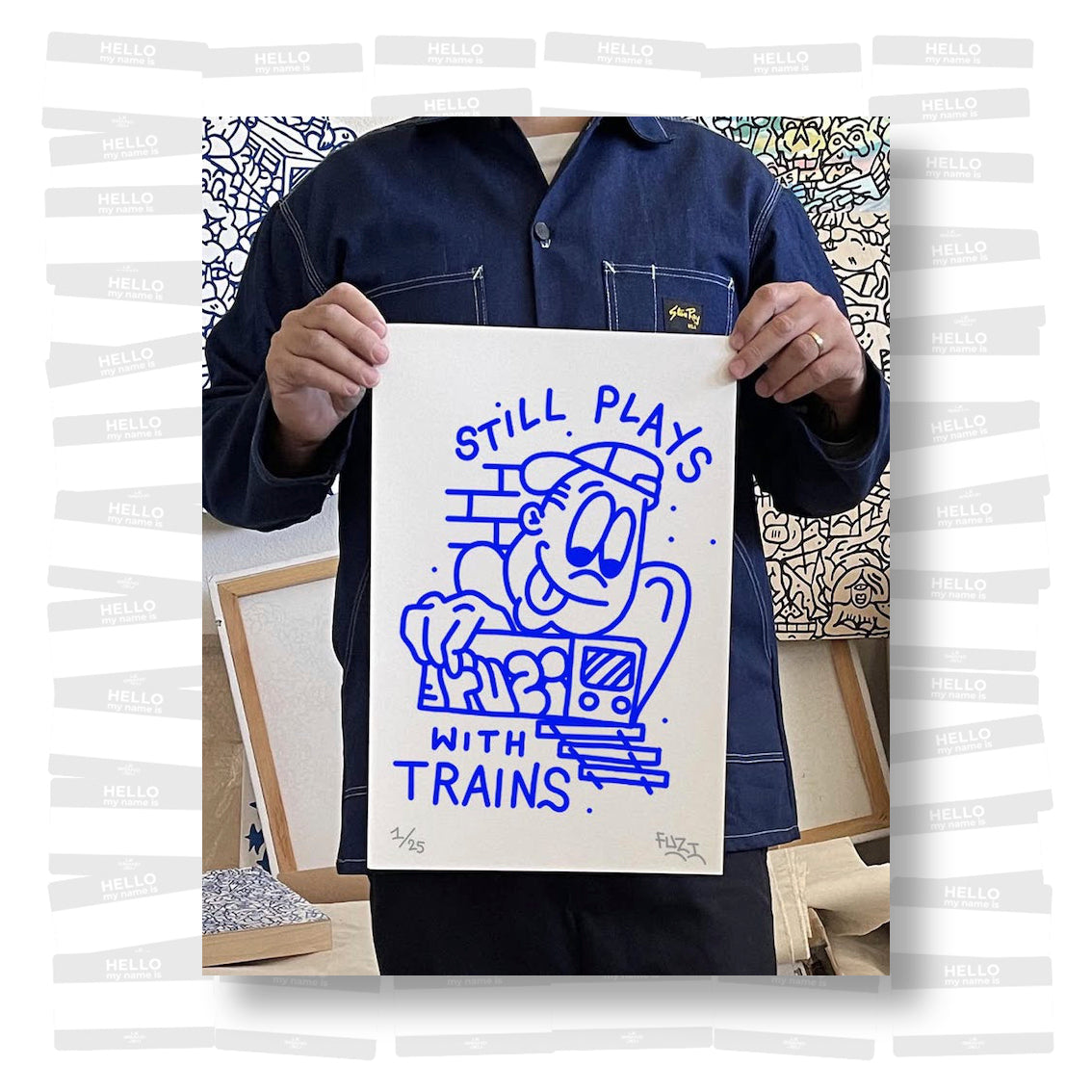 Fuzi - Still plays with train