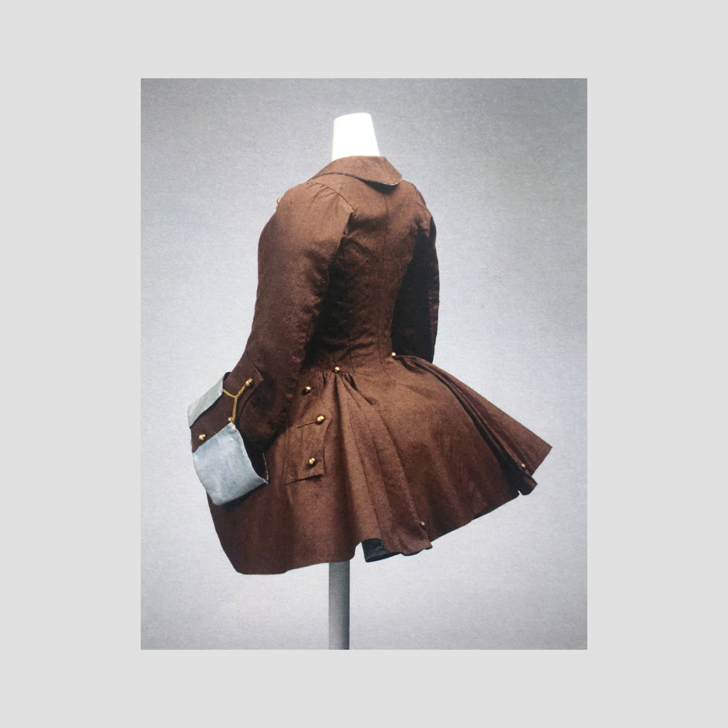 Denis Bruna - Tenue correcte exigée