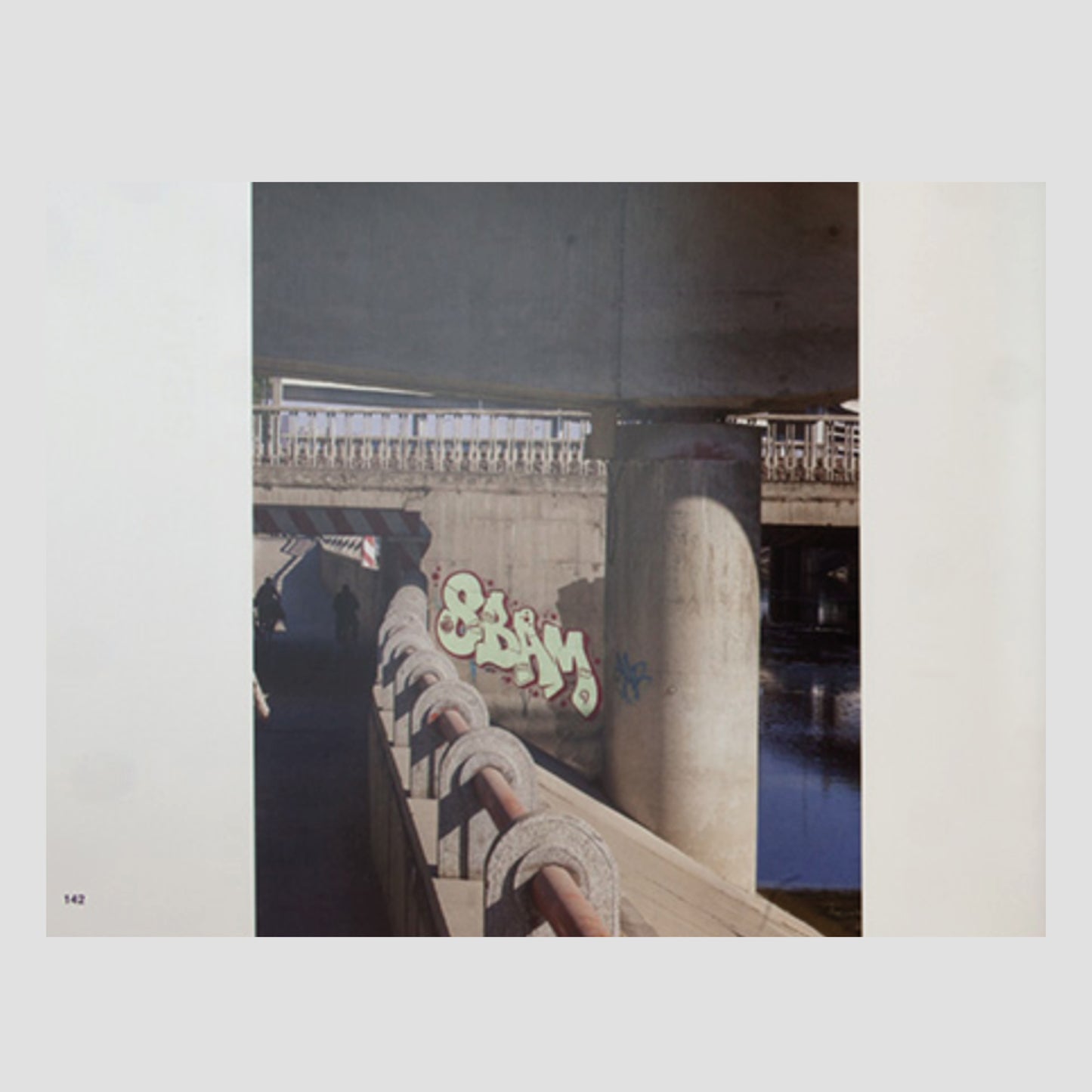 FRA32 - Glorious Attitude