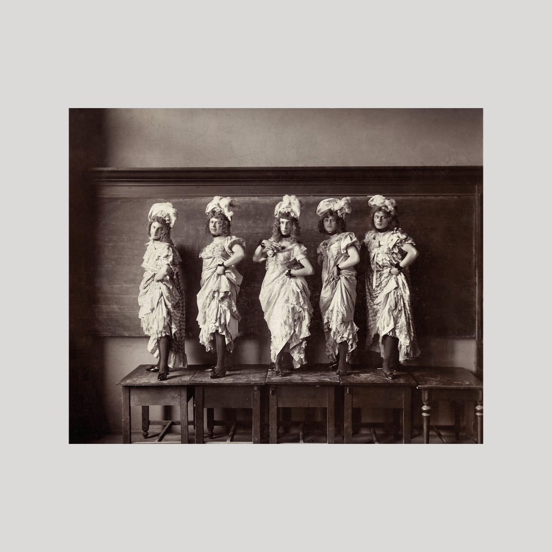 Mauvais genre. Les travestis à travers un siècle de photographie amateur